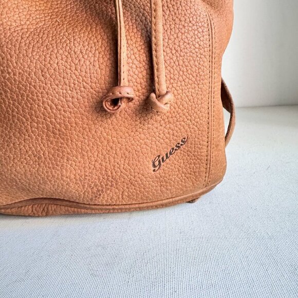Vintage Y2K Guess Brown Pebbled Leather Medium Backpack - Picture 3 of 9